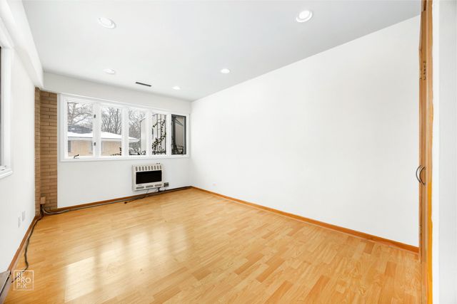 17w120 Woodland Avenue, Bensenville, IL 60106