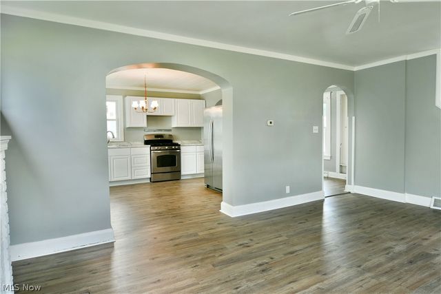 343 E Liberty Street, Girard, OH 44420