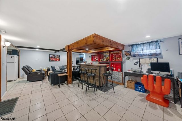 38 Pallant Ave, Linden City, NJ 07036