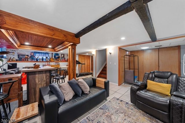 38 Pallant Ave, Linden City, NJ 07036