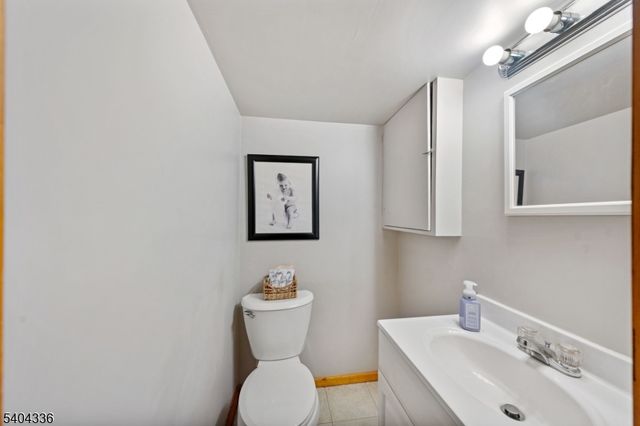 38 Pallant Ave, Linden City, NJ 07036