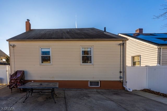 38 Pallant Ave, Linden City, NJ 07036