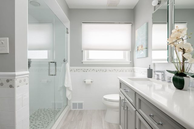 8929 National Avenue, Morton Grove, IL 60053