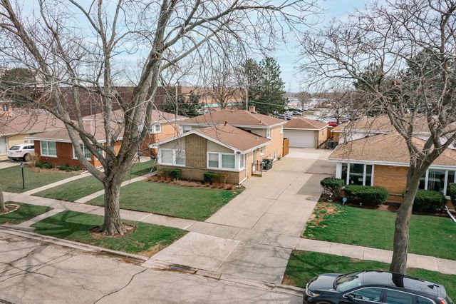 8929 National Avenue, Morton Grove, IL 60053