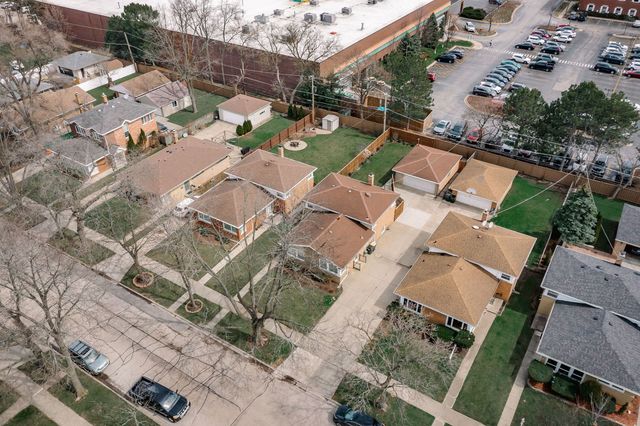 8929 National Avenue, Morton Grove, IL 60053