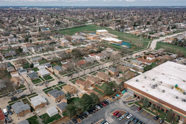 8929 National Avenue, Morton Grove, IL 60053