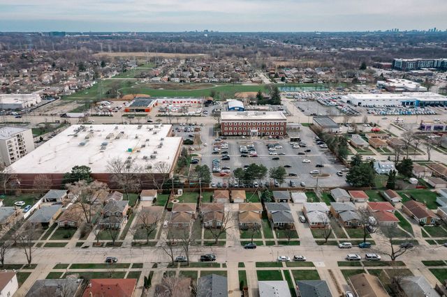 8929 National Avenue, Morton Grove, IL 60053