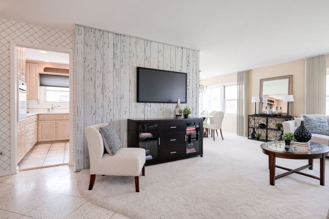 8929 National Avenue, Morton Grove, IL 60053