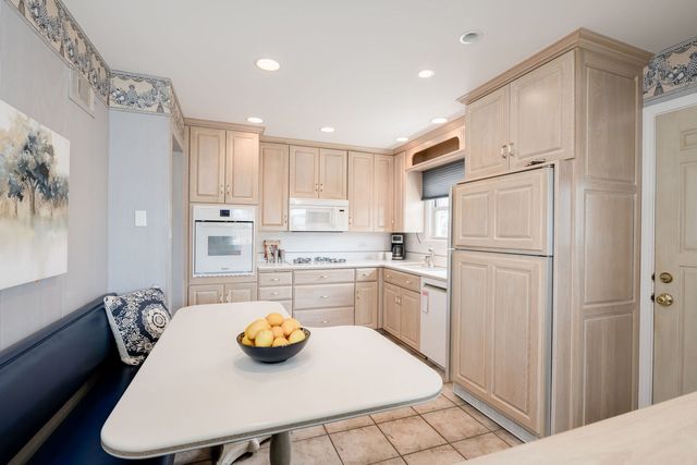 8929 National Avenue, Morton Grove, IL 60053