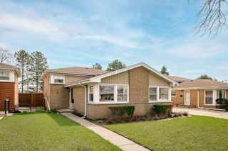 8929 National Avenue, Morton Grove, IL 60053