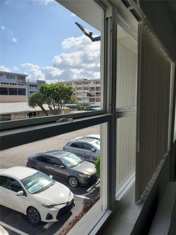 330 SE 2nd St 203H, Hallandale Beach, FL 33009