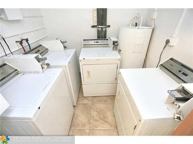 330 SE 2nd St 203H, Hallandale Beach, FL 33009