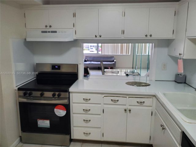 330 SE 2nd St 203H, Hallandale Beach, FL 33009