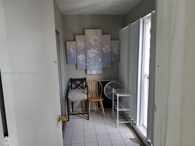 330 SE 2nd St 203H, Hallandale Beach, FL 33009