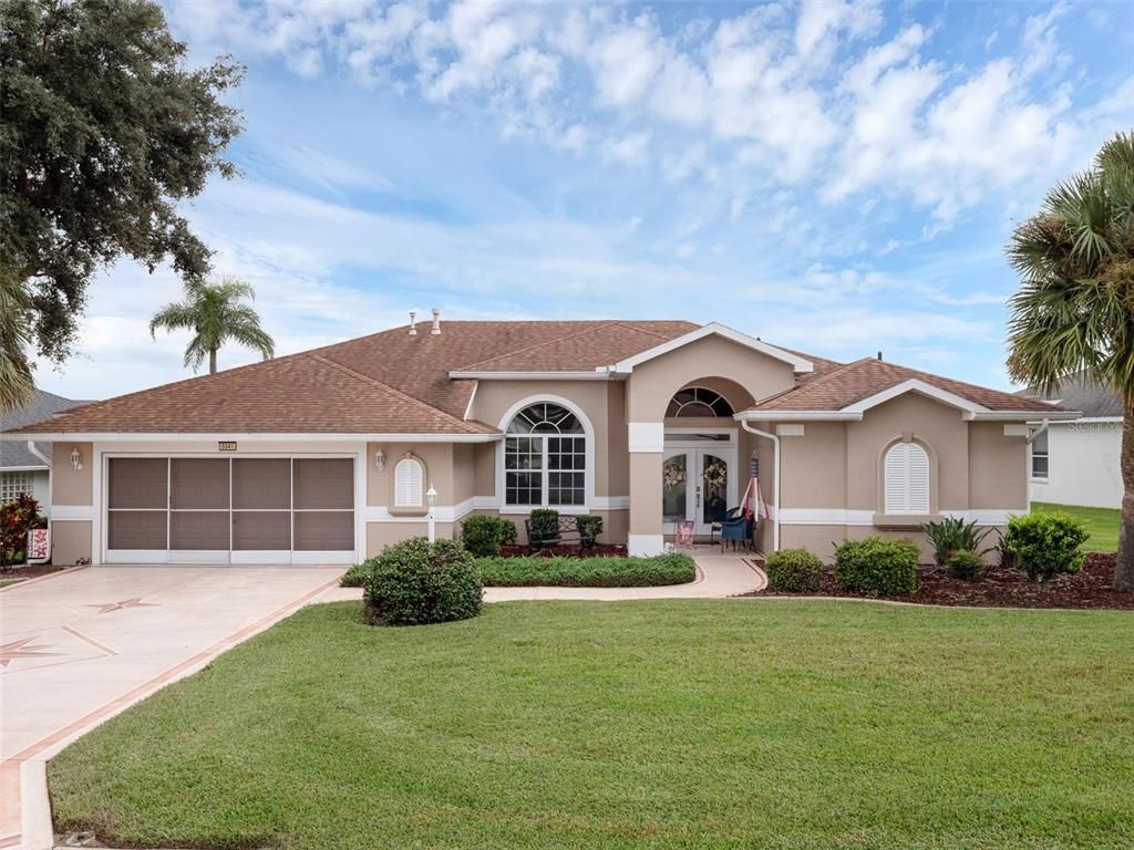 Image 2 of property listing at 5041 SAINT ANDREWS ARCADE, Leesburg, FL 34748