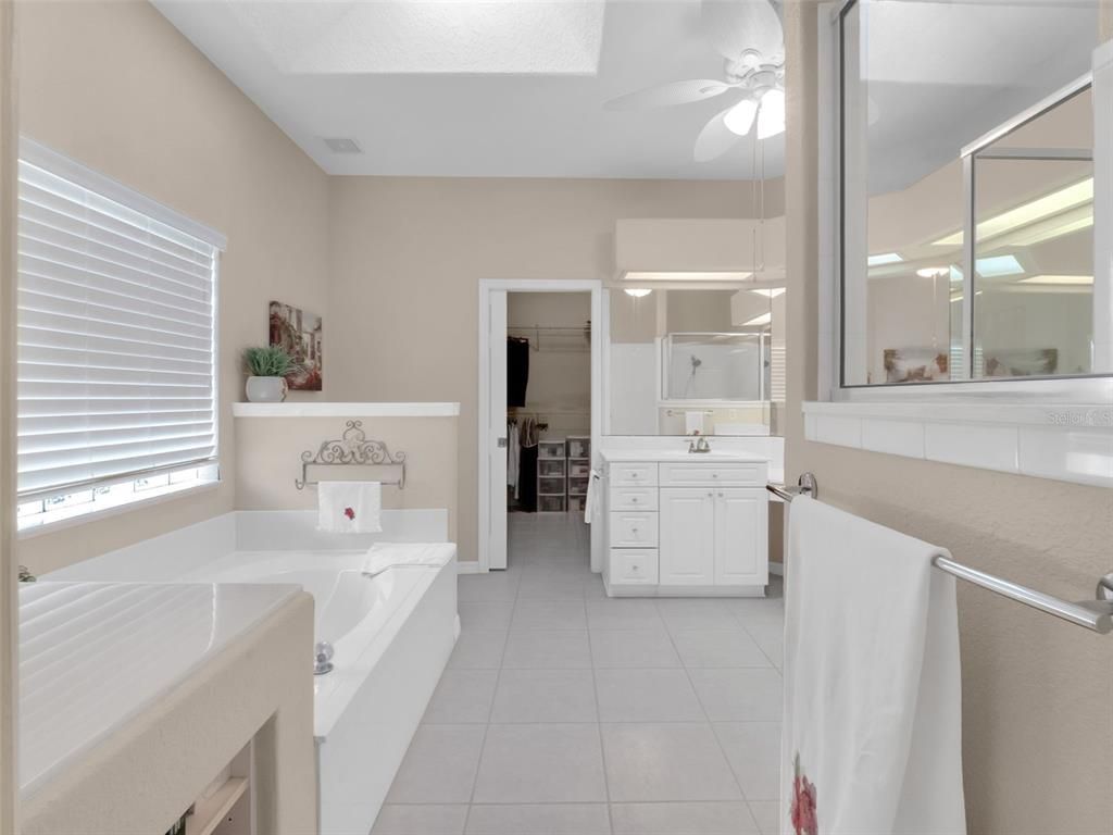 Image 22 of property listing at 5041 SAINT ANDREWS ARCADE, Leesburg, FL 34748