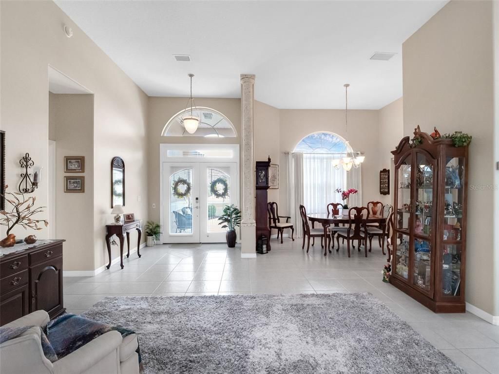 Image 5 of property listing at 5041 SAINT ANDREWS ARCADE, Leesburg, FL 34748