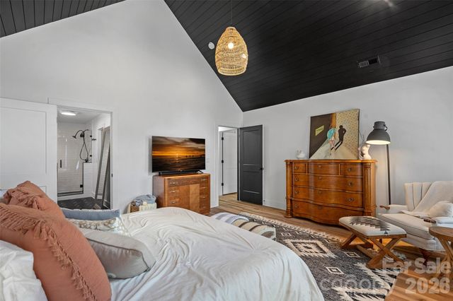 1642 Longfellow Street, Charlotte, NC 28205