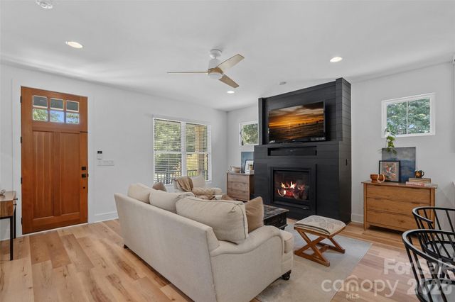 1642 Longfellow Street, Charlotte, NC 28205