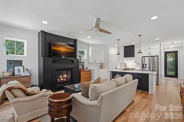 1642 Longfellow Street, Charlotte, NC 28205