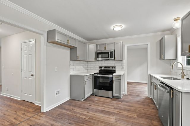 2275 Yeager Dr, Clarksville, TN 37040