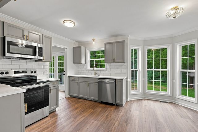 2275 Yeager Dr, Clarksville, TN 37040