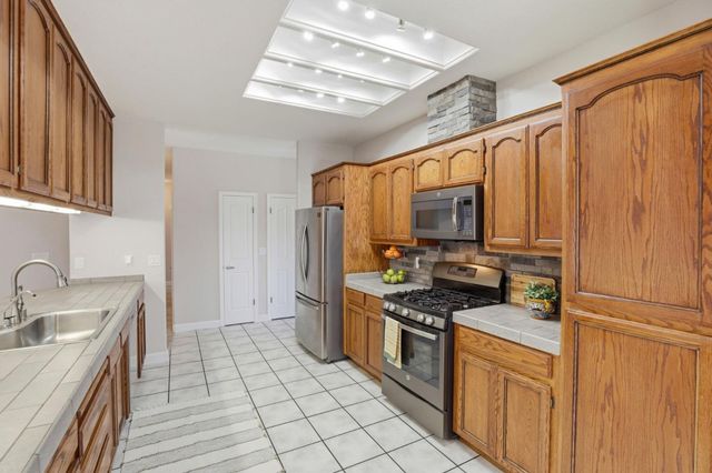 1461 El Cerro Drive, Hollister, CA 95023