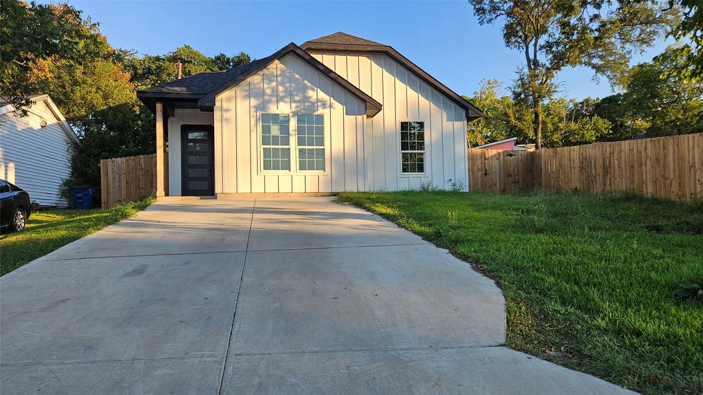 2510 Camel Court, Dallas, TX 75241