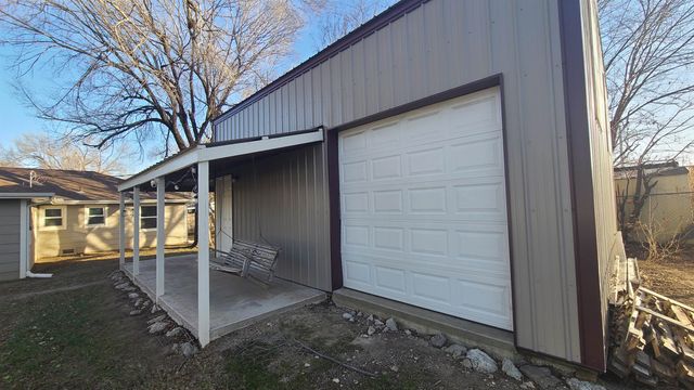 1923 Robbins St, Augusta, KS 67010