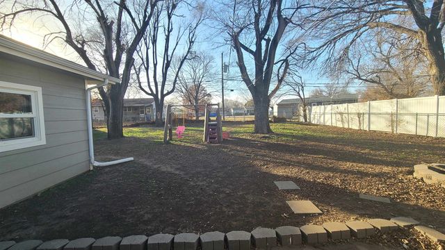 1923 Robbins St, Augusta, KS 67010