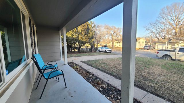 1923 Robbins St, Augusta, KS 67010