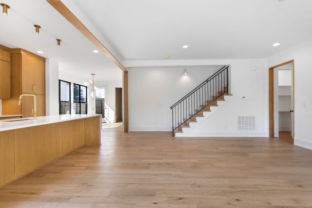 108A N 9th St, Nashville, TN 37206