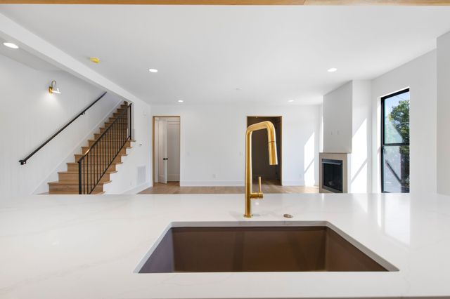 108A N 9th St, Nashville, TN 37206