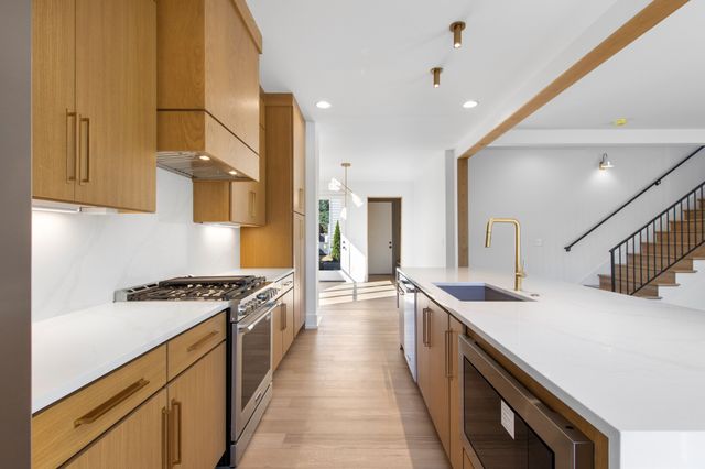 108A N 9th St, Nashville, TN 37206