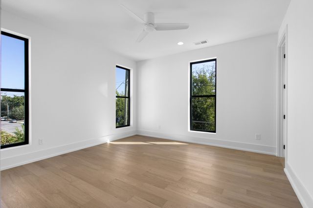 108A N 9th St, Nashville, TN 37206