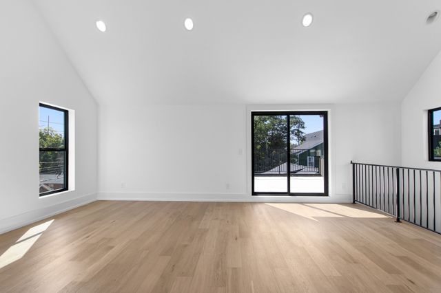 108A N 9th St, Nashville, TN 37206