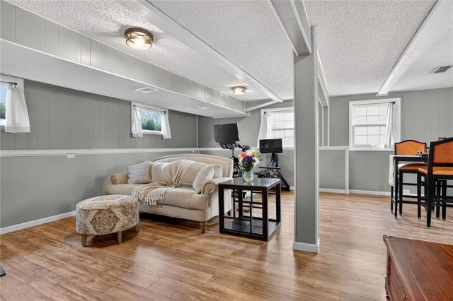 14112 W 92nd Terrace, Lenexa, KS 66215