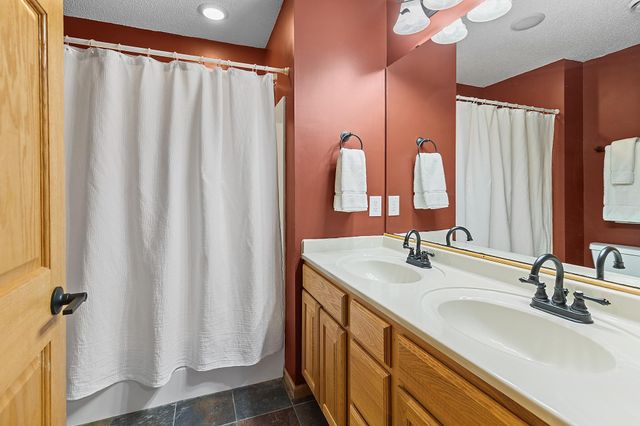 14216 Isanti Street NE, Ham Lake, MN 55304