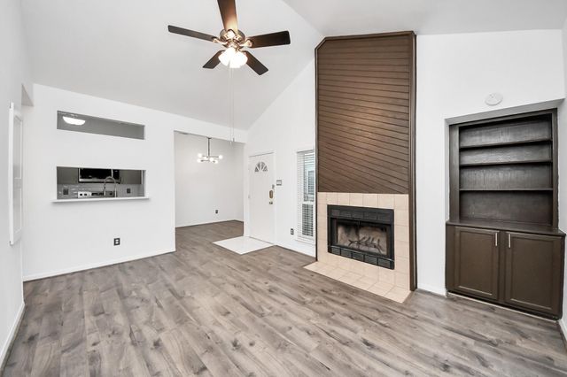 3500 Tangle Brush Drive 1, The Woodlands, TX 77381