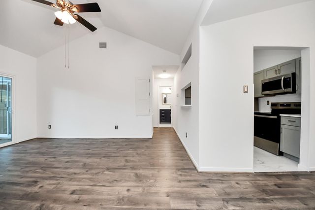 3500 Tangle Brush Drive 1, The Woodlands, TX 77381