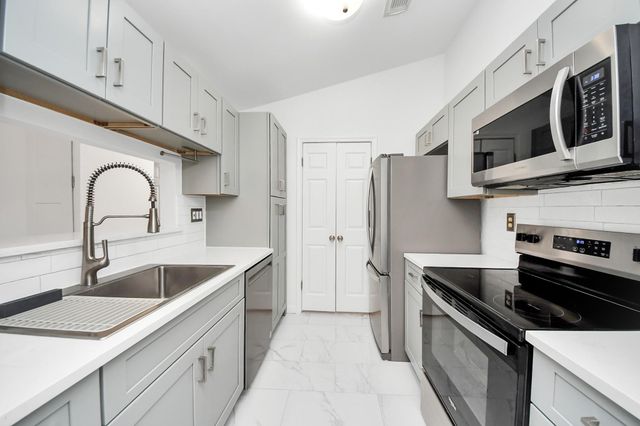 3500 Tangle Brush Drive 1, The Woodlands, TX 77381