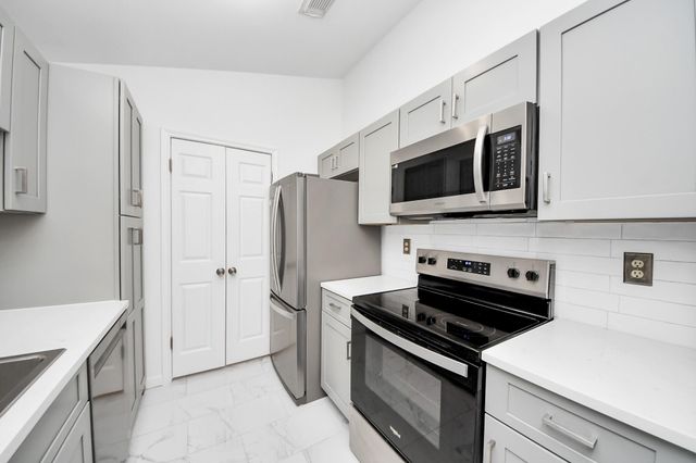 3500 Tangle Brush Drive 1, The Woodlands, TX 77381