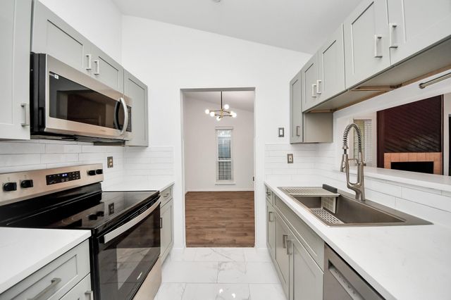 3500 Tangle Brush Drive 1, The Woodlands, TX 77381