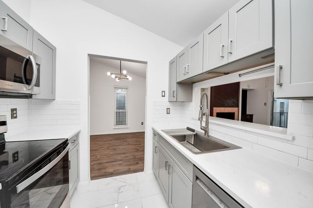 3500 Tangle Brush Drive 1, The Woodlands, TX 77381