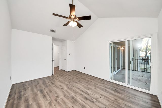 3500 Tangle Brush Drive 1, The Woodlands, TX 77381