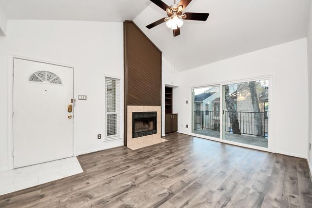 3500 Tangle Brush Drive 1, The Woodlands, TX 77381