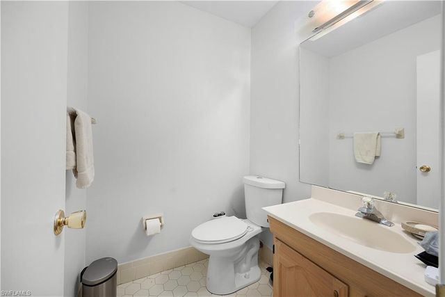 1513 Edgewater CIR, Fort Myers, FL 33919