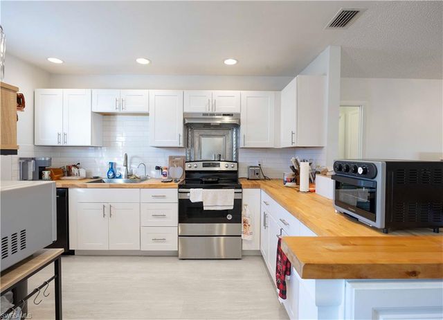 1513 Edgewater CIR, Fort Myers, FL 33919