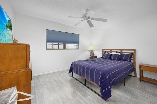 1513 Edgewater CIR, Fort Myers, FL 33919