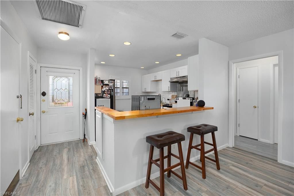 1513 Edgewater CIR, FORT MYERS, FL 33919 — photo 3